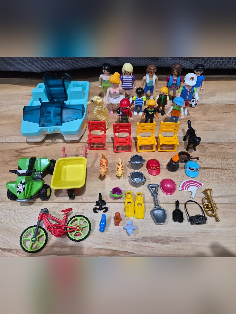 Playmobil beach themed people and accessories